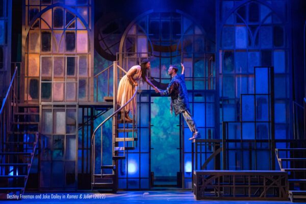 photo_select_tech_rj_2022_gilliam_bartertheatre-3968-scaled-600x400